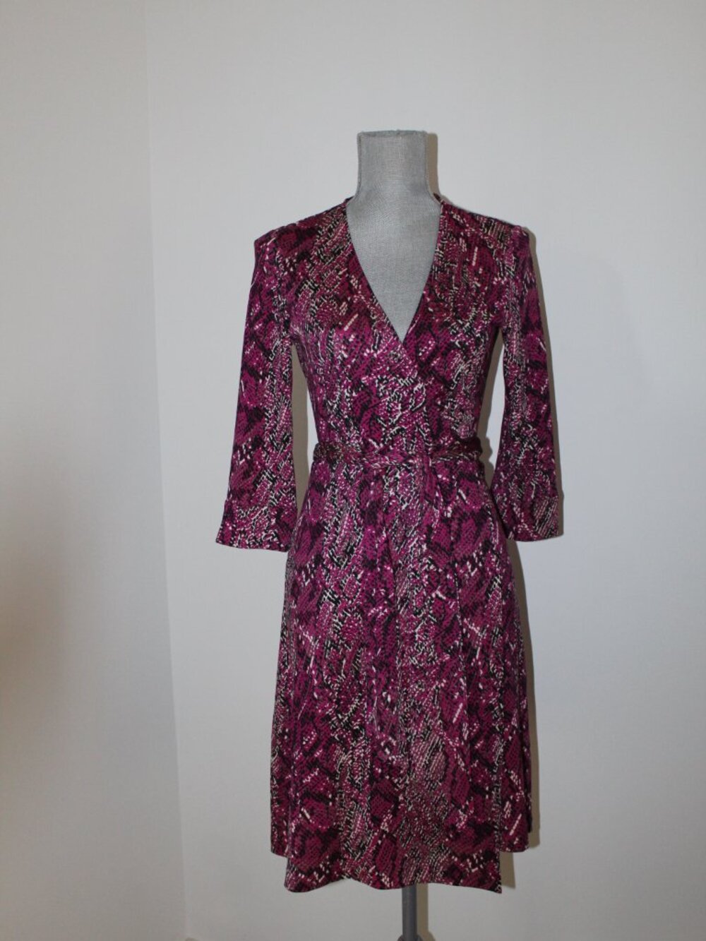Diane von Furstenberg DVF Julian Silk Wrap Pink Black Print 3/4 Sleeve Dress 6